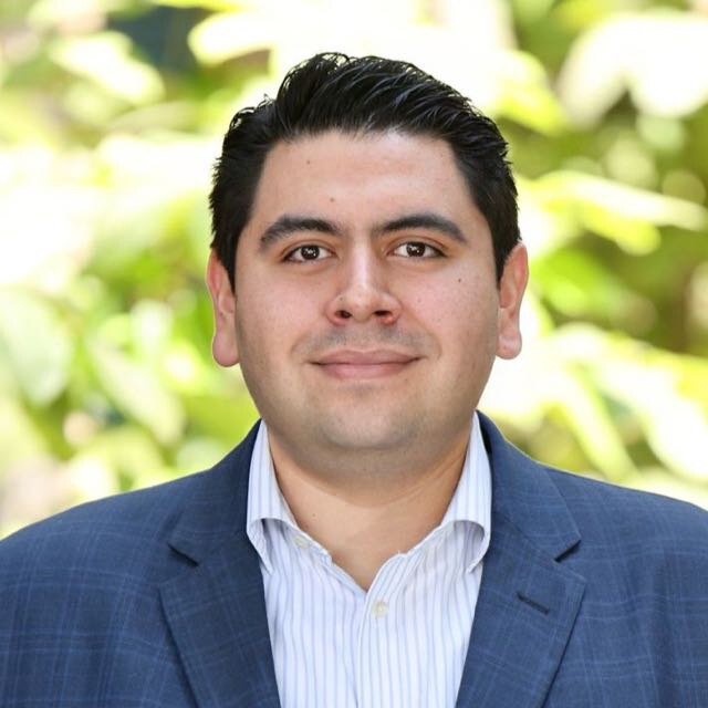 Retrato de Mtro. Enrique Alberto Mendoza Ruiz